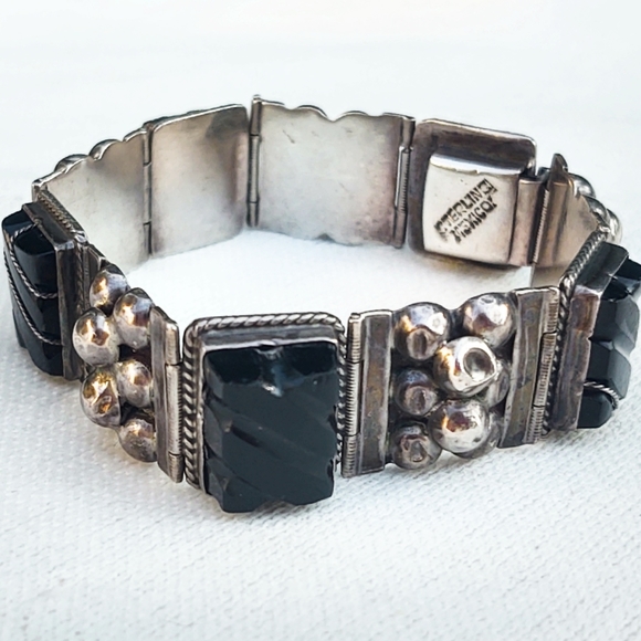 Vintage Taxco Sterling Silver and Carved Onyx Bracelet - Picture 7 of 12